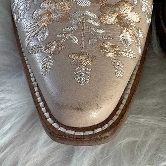 Dingo Floral Embroidered Cream Heeled Boots Sand AS IS size 7.5 - Picture 11 of 16